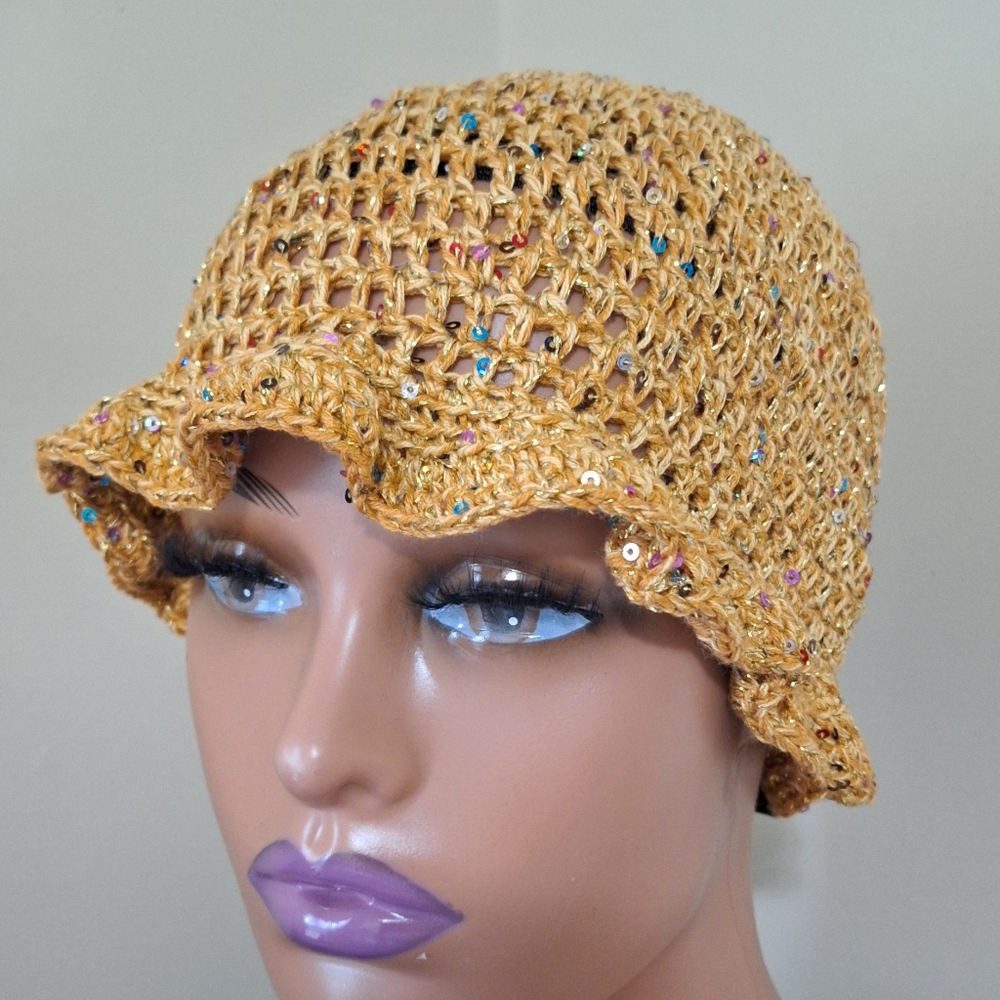 Romantic Retro Bucket Hat